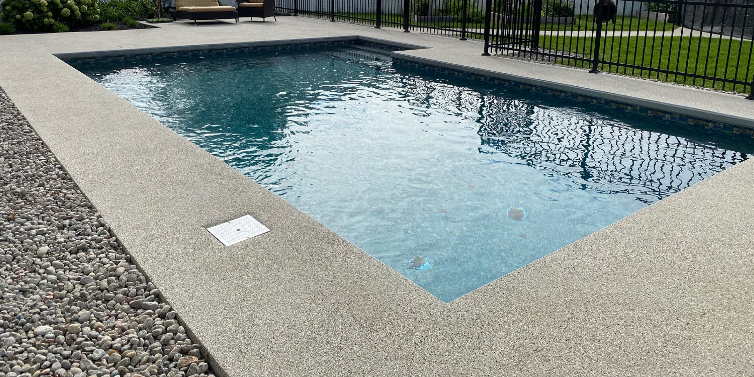 Contour de piscine en caoutchouc coulé à Chambly