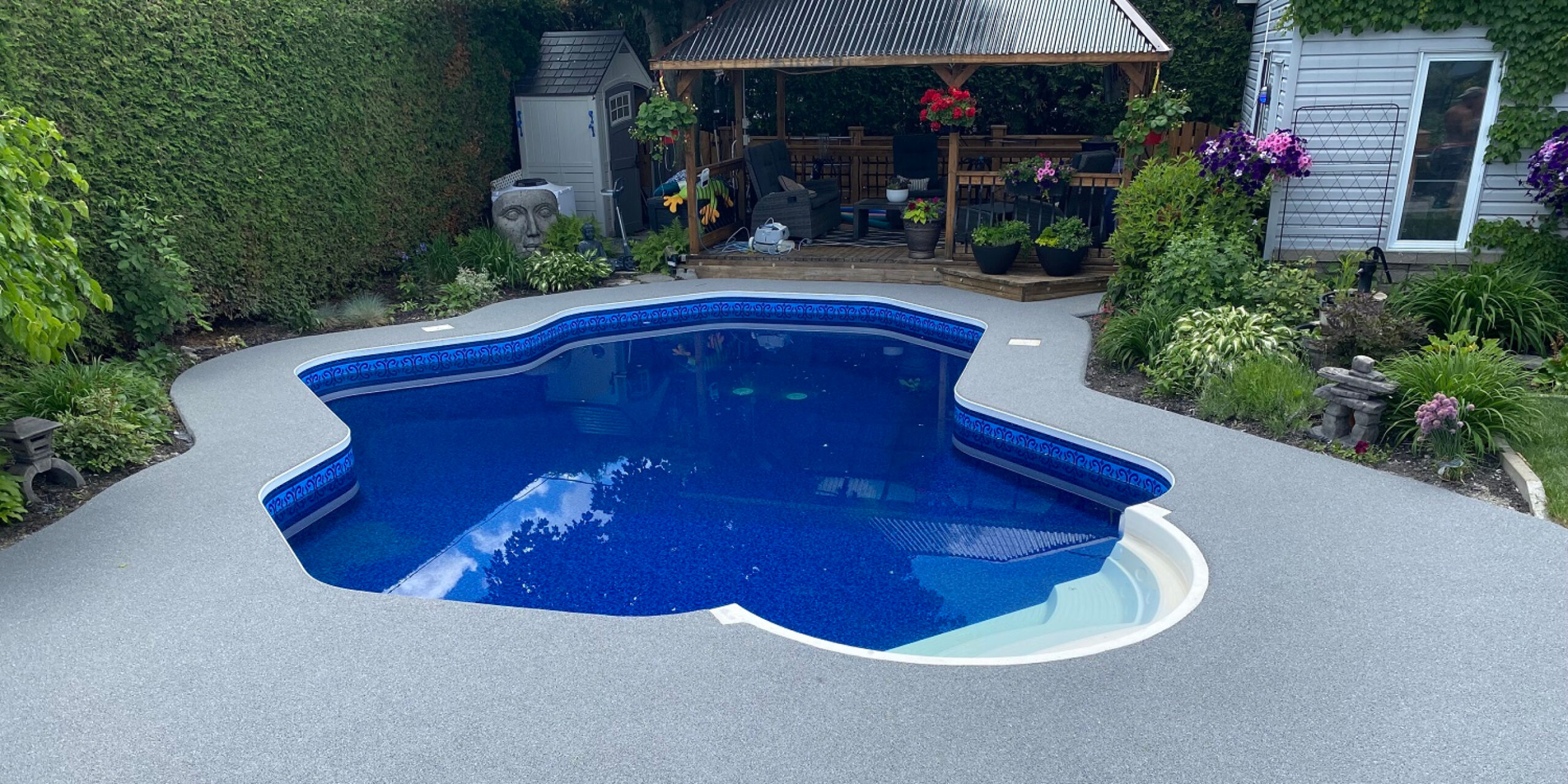 Contour de piscine en caoutchouc coulé à Saint-Constant