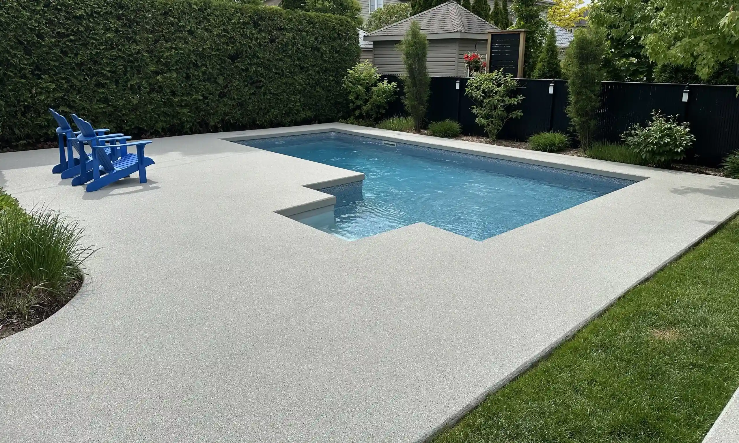 Contour de piscine en caoutchouc à Brossard
